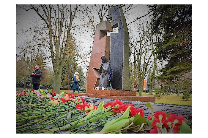 Урочистості з вшанування пам'ять воїнів, які загинули на території інших держав.