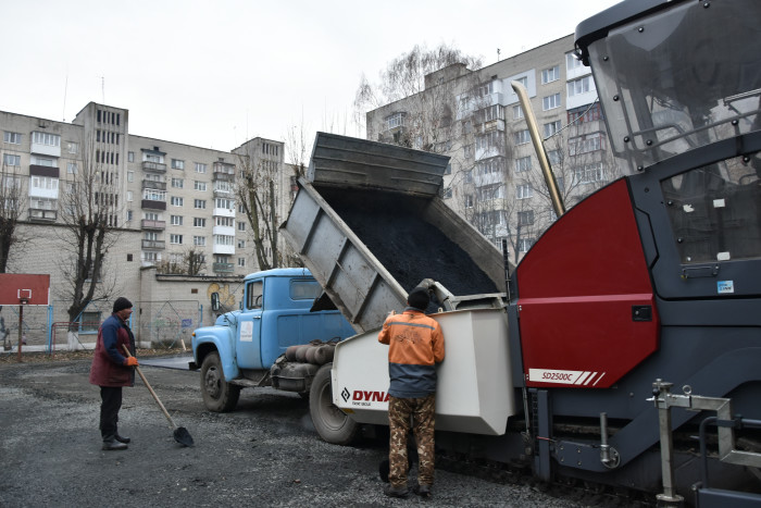 У Луцьку облаштують перший спортивний майданчик із поліуретановим покриттям