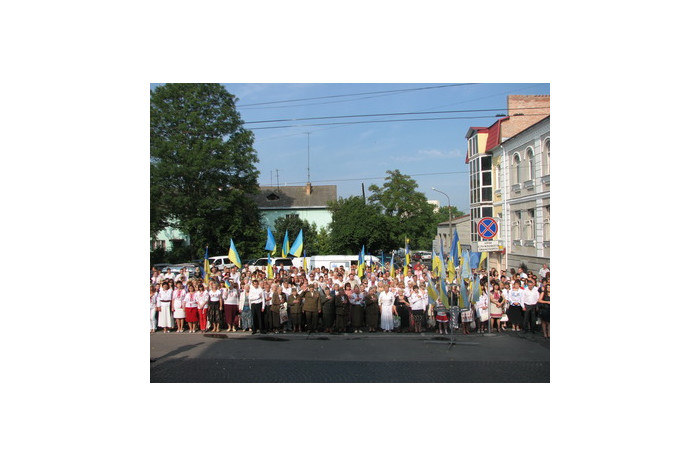 Ми піднімаємо Державний прапор України