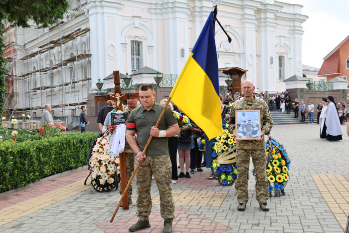 У Луцьку попрощалися із захисником України Ігорем Приступою – відомим волонтером, пластуном, членом луцької команди КВК