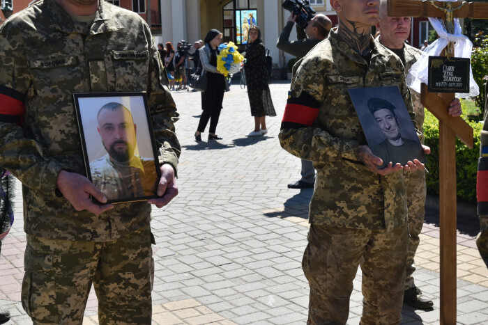 У Луцьку попрощалися з двома Героями: Євгенієм Поліщуком та Юрієм Сілюком 