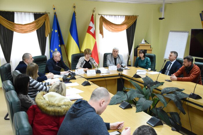 На засіданні круглого столу обговорили порядок розміщення зовнішньої реклами у Луцьку