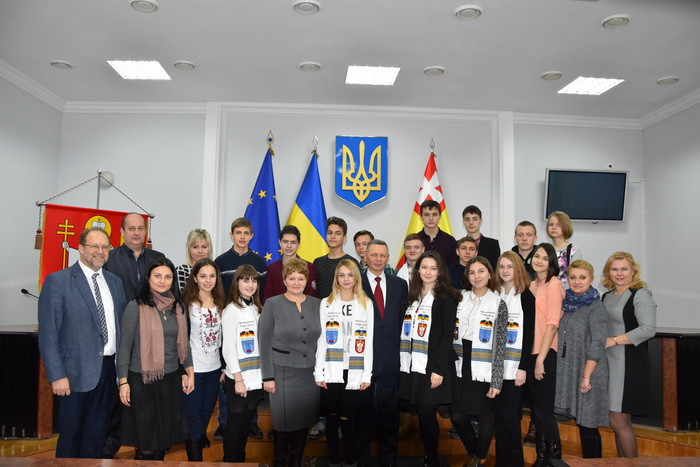 Міський голова Микола Романюк зустрівся з дітьми з Волновахи