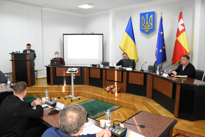 Члени виконавчого комітету міської ради зібралися на перше позачергове засідання